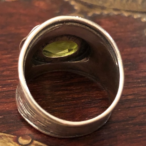 Magnolia Sterling Silver Green Glass Ring - Picture 6 of 10